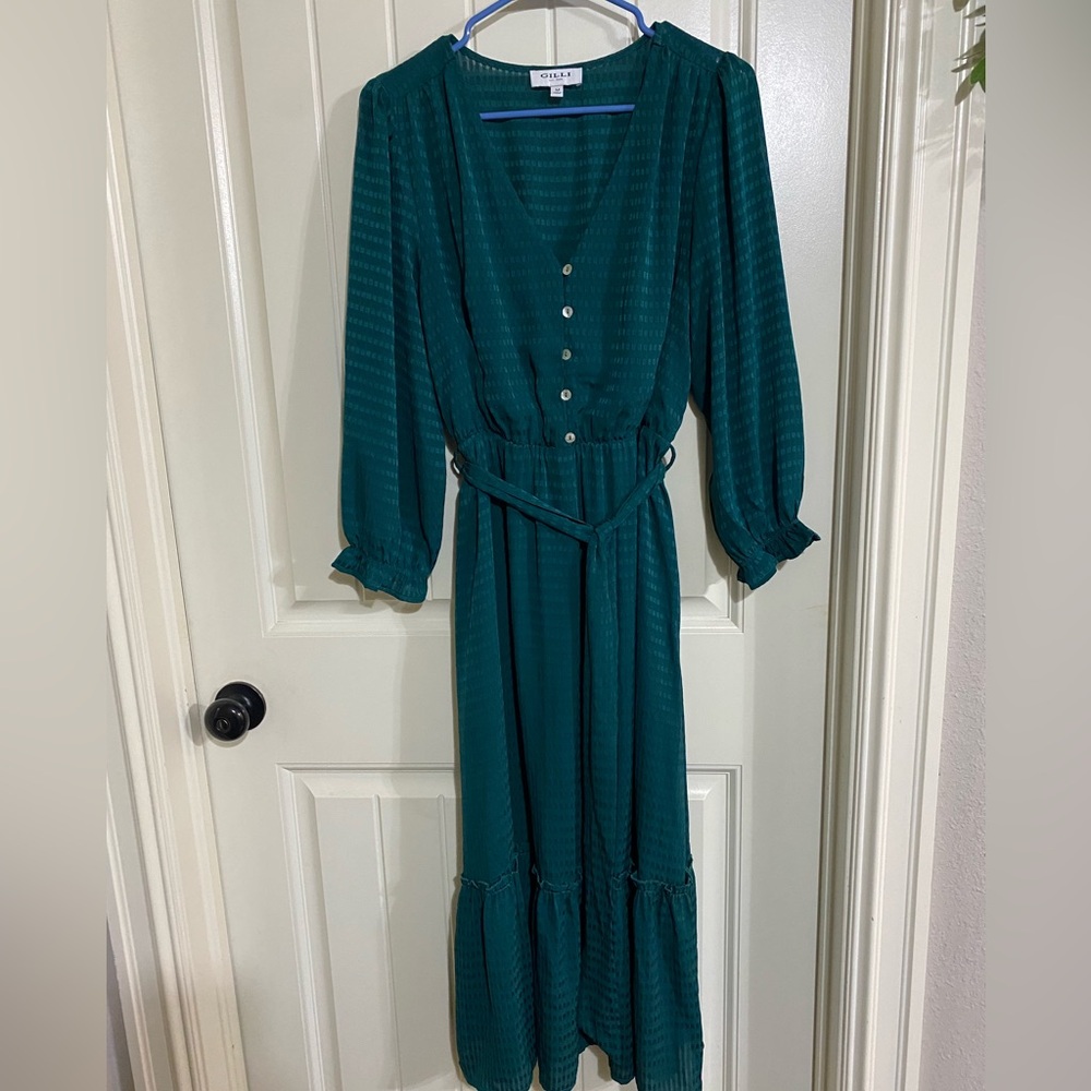 Gilli Green Buttoned Long Sleeve Gown